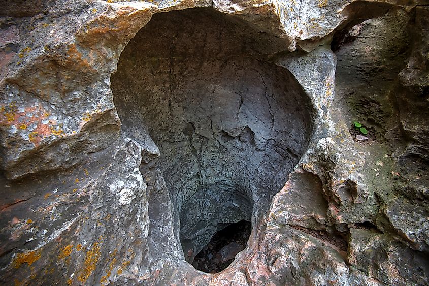 Natural entrance to Wind Cave at Wind Cave National Park, South Dakota